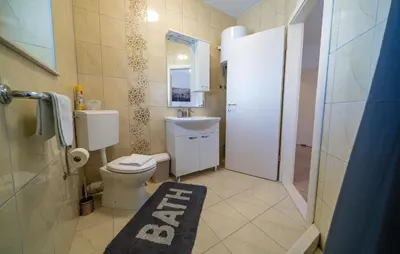Kupaonica u objektu Amazing Apartment In Selca With Wifi