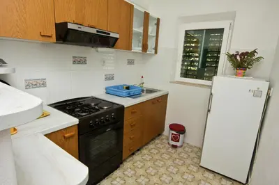 Kuhinja ili čajna kuhinja u objektu Apartments Ivanko
