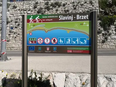 Certifikat, nagrada, logo ili neki drugi dokument izložen u objektu Guest house Irena