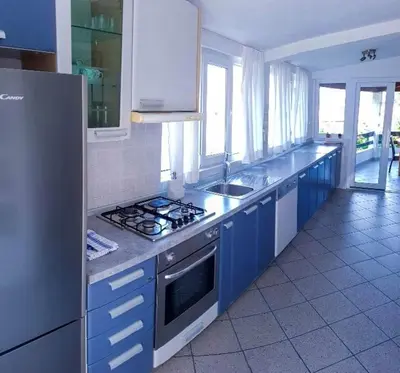 Kuhinja ili čajna kuhinja u objektu Apartmani Tina