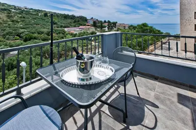 Balkon ili terasa u objektu Luxurious Apartments Maslina with Beach