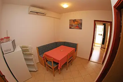 Kuhinja ili čajna kuhinja u objektu Apartments and Rooms Zvjezdana