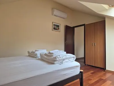 Krevet ili kreveti u jedinici u objektu Modern new flat next to river Cetina