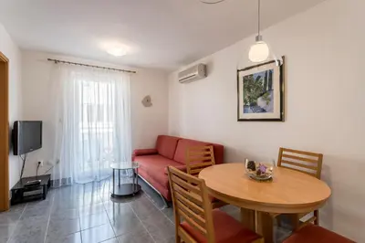 TV i/ili zabavni centar u objektu 5 min from beach and center of Bol