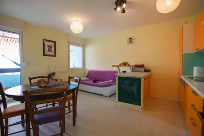 Kuhinja ili čajna kuhinja u objektu Apartments by the sea Dugi Rat, Omis - 13250