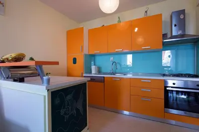 Kuhinja ili čajna kuhinja u objektu Apartments by the sea Dugi Rat, Omis - 13250