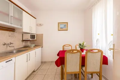 Kuhinja ili čajna kuhinja u objektu Apartments Matea