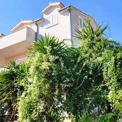 Apartments Mazuran