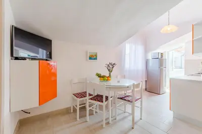 Kuhinja ili čajna kuhinja u objektu Villa Dinka