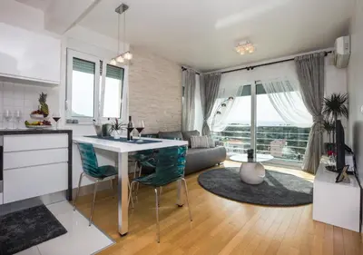 Kuhinja ili čajna kuhinja u objektu Bubbles Penthouse with Jacuzzi