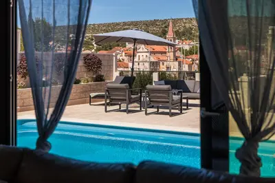 Bazen u objektu Villa TM with private heated pool, poolhouse & private garage ili u blizini