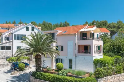 Zgrada u kojoj se nalazi apartman