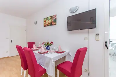 TV i/ili zabavni centar u objektu Apartments Snjezana Makarska