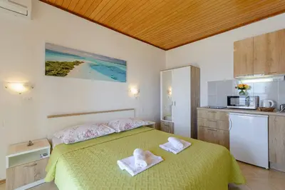 Kuhinja ili čajna kuhinja u objektu Rooms Sani