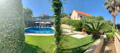 Bazen u objektu Villa Keti apartments Pool & Wellness ili u blizini