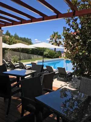 Bazen u objektu Villa Keti apartments Pool & Wellness ili u blizini