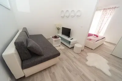 TV i/ili zabavni centar u objektu Mia