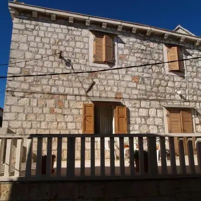 Apartments by the sea Sutivan