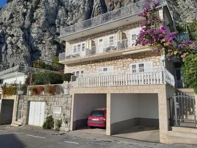 Pogled na planine ili pogled na planine iz apartmana