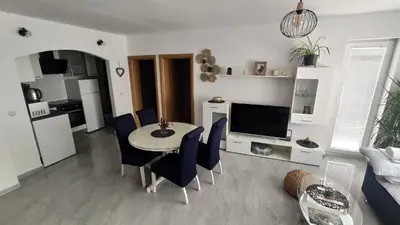 Kuhinja ili čajna kuhinja u objektu Apartments Mikas