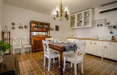 Kuhinja ili čajna kuhinja u objektu Luxury Apartment In The Old Palace