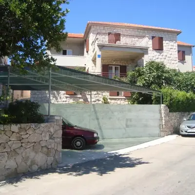 Apartments by the sea Postira