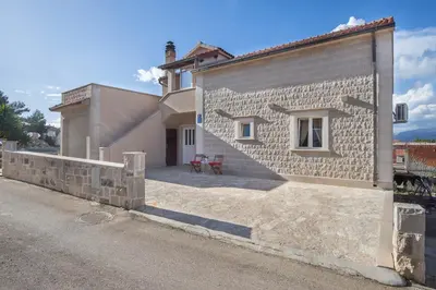 Zgrada u kojoj se nalazi apartman