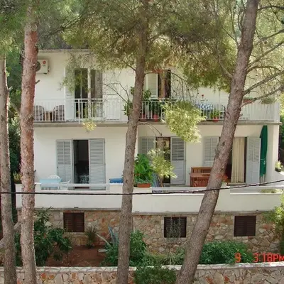 Apartments by the sea Jelsa