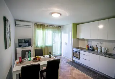 Kuhinja ili čajna kuhinja u objektu Apartment Omiš Holiday