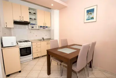 Kuhinja ili čajna kuhinja u objektu Apartman Roža