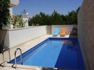 Bazen u objektu Apartments Petranic ili u blizini