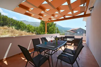 Pogled na planine ili pogled na planine iz apartmana