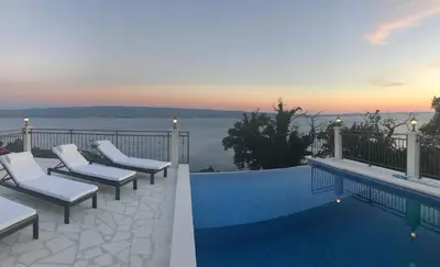 Bazen u objektu Villa Nareste ili u blizini