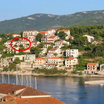 Apartments by the sea Jelsa