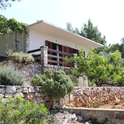 Seaside secluded apartments Zavala