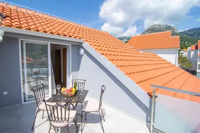 Pogled na planine ili pogled na planine iz apartmana
