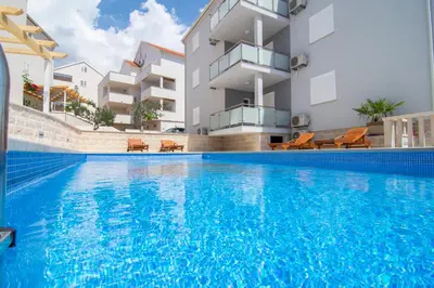 Bazen u objektu Apartments Sara 2 ili u blizini