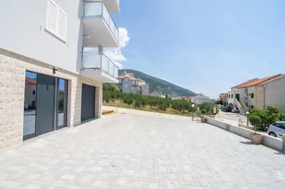 Pogled na planine ili pogled na planine iz apartmana