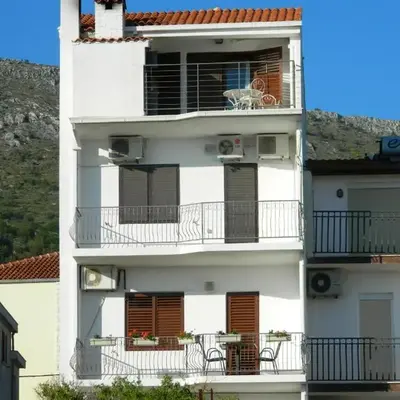 Apartments by the sea Podstrana