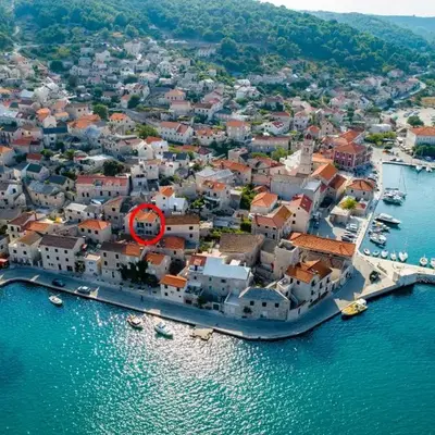 Apartments by the sea Pucisca