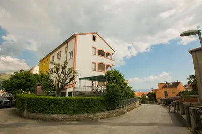 Zgrada u kojoj se nalazi apartman