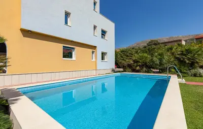 Bazen u objektu Villa Palmina ili u blizini