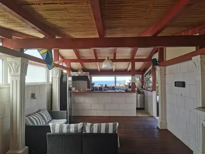Kuhinja ili čajna kuhinja u objektu Villa royale with shared pool