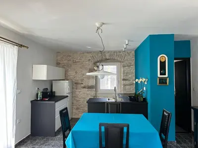 Kuhinja ili čajna kuhinja u objektu House Carmen