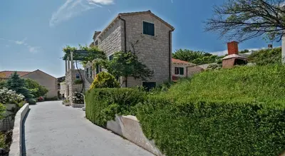 Zgrada u kojoj se nalazi privatni smještaj