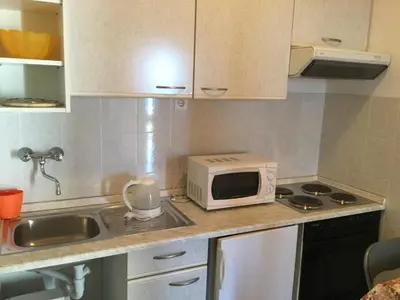 Kuhinja ili čajna kuhinja u objektu Studio Podstrana 15428c