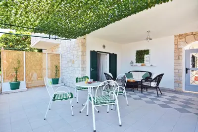Popločani dio dvorišta ili vanjski dio objekta Apartment Pepica with sea view