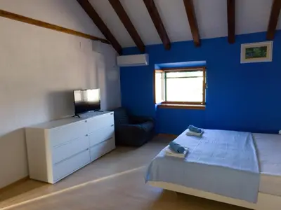 TV i/ili zabavni centar u objektu Rafa´s house