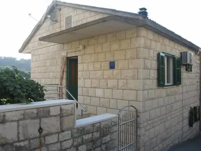 Zgrada u kojoj se nalazi apartman