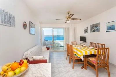 TV i/ili zabavni centar u objektu Miran apartments Pisak